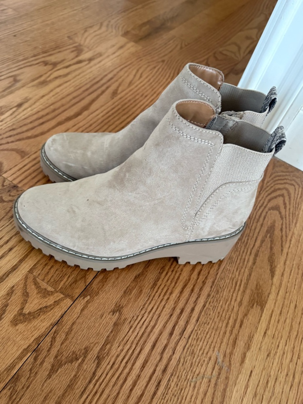 Boots - Picture 5 of 8